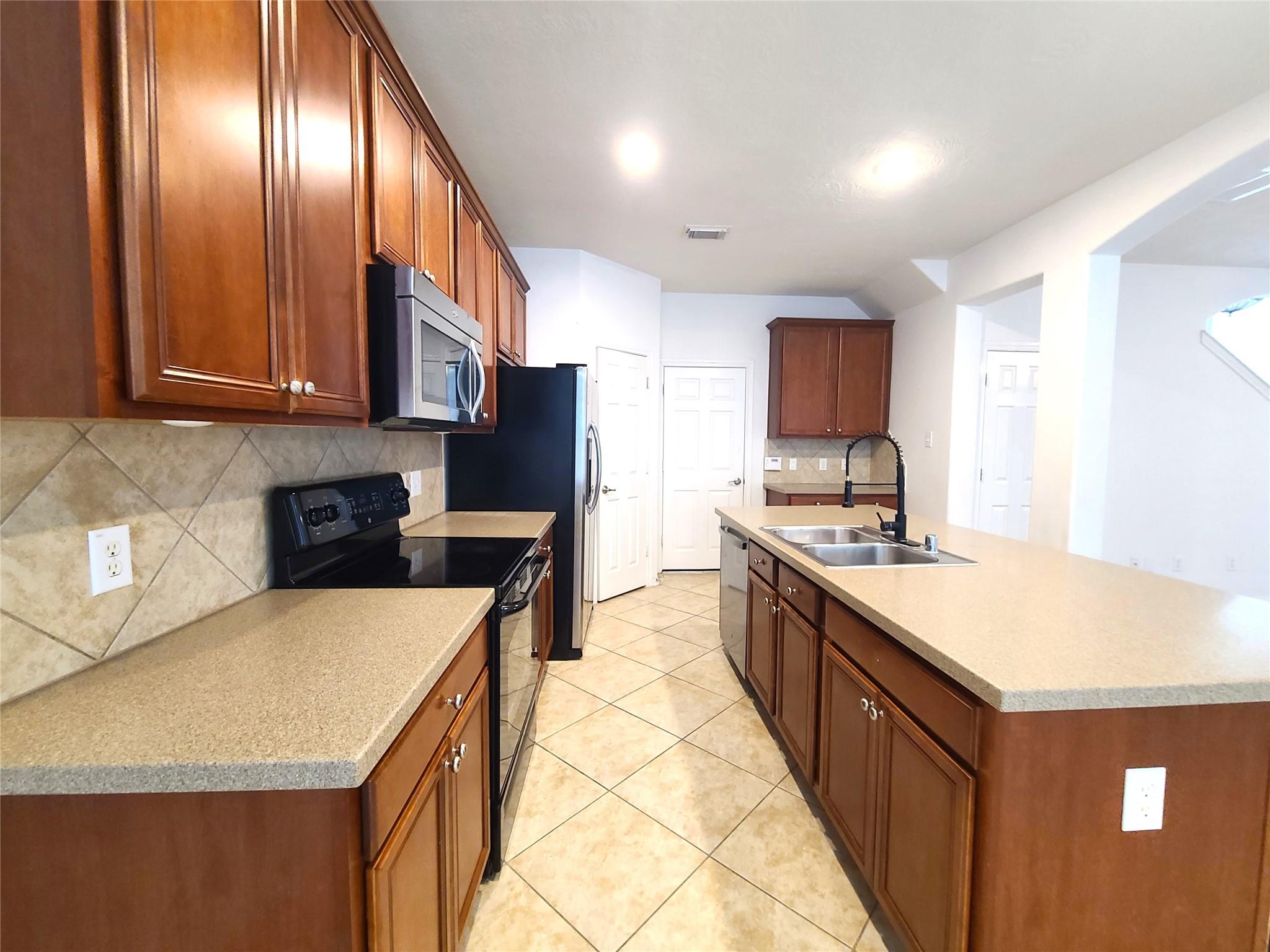 119 Benedict Canyon Loop