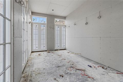 Tiny photo for 10 Courtlandt Place, Houston, TX 77006 (MLS # 13713248)