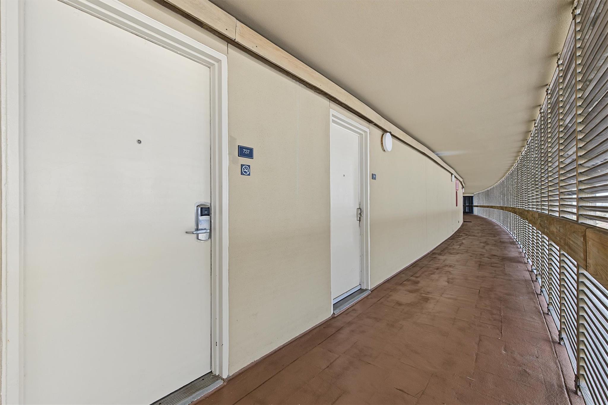 5220 Seawall Boulevard 737D