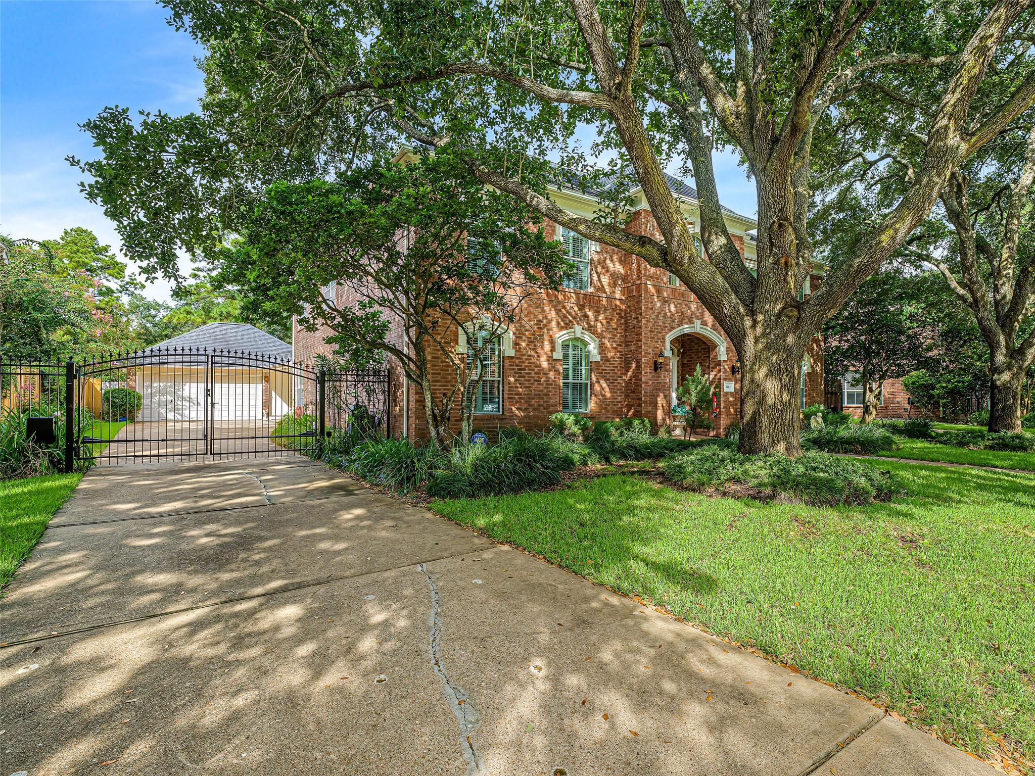 3018 Meadow Pond Drive