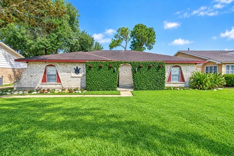 Homes For Rent - 11406 High Star Drive<br/> Houston, TX 77072