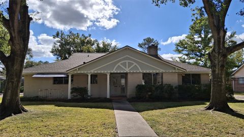 Photo of 7807 Bellerive Dr Drive, Houston, TX 77036 (MLS # 17889452)