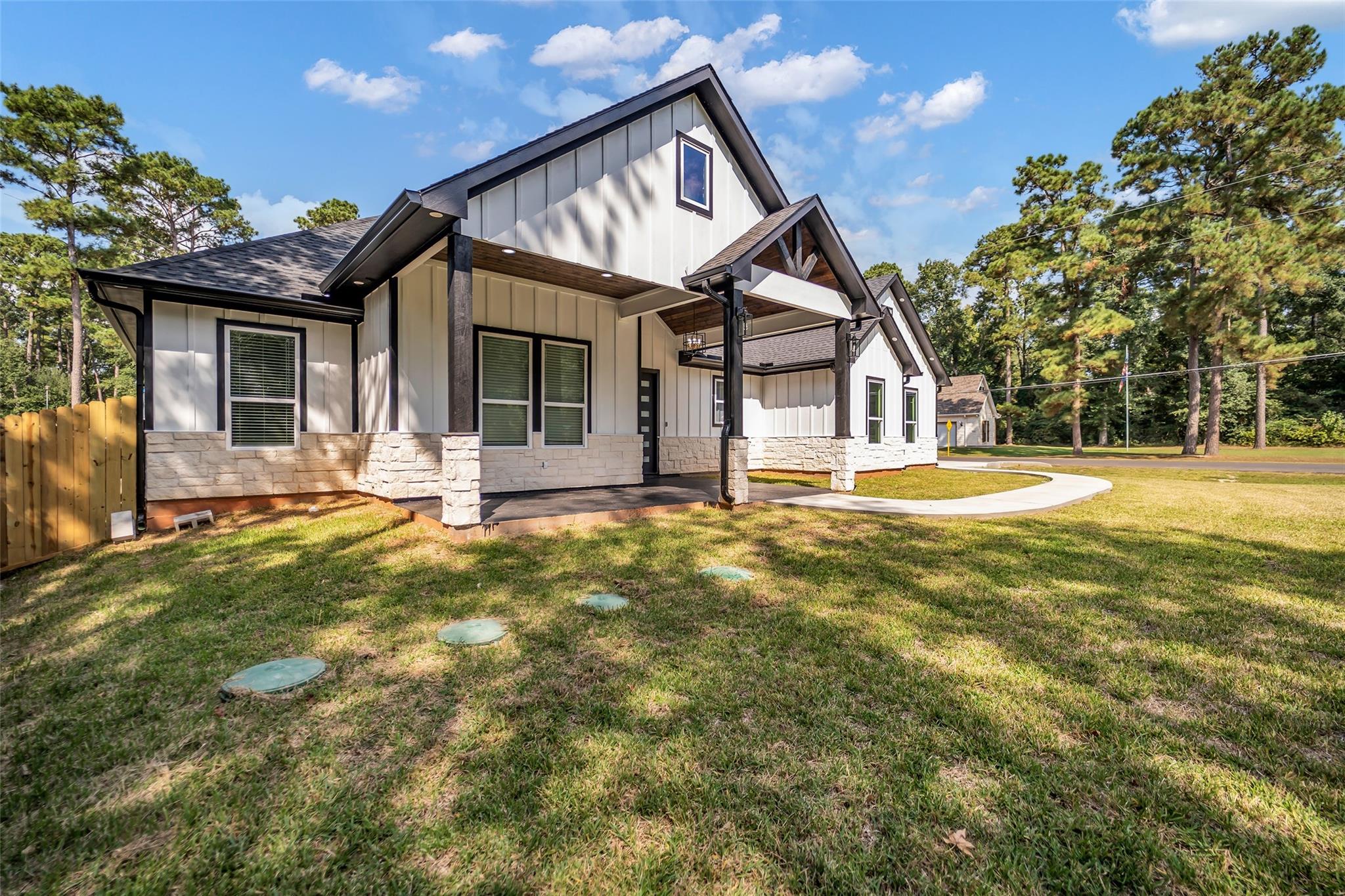 15201 Paradise Point Drive