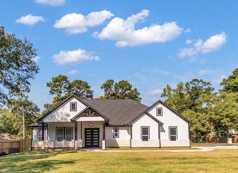 Photo of 15201 Paradise Point Drive, Willis, TX 77318 (MLS # 18792867) Photo of 15201 Paradise Point Drive, Willis, TX 77318 (MLS # 18792867)