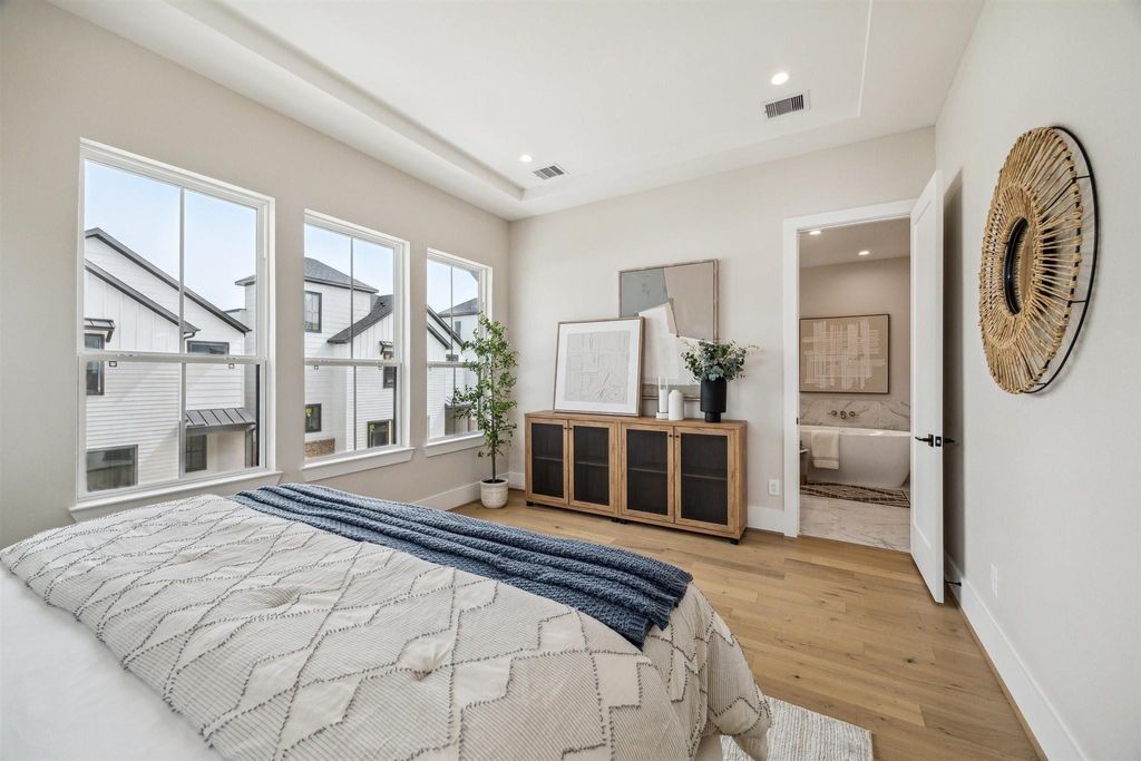 Photo of 2212 Dennis Street, Houston, TX 77004 (MLS # 31479989)