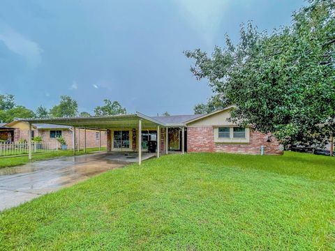 Photo of 7219 Willowtex Drive, Houston, TX 77396 (MLS # 68148547)