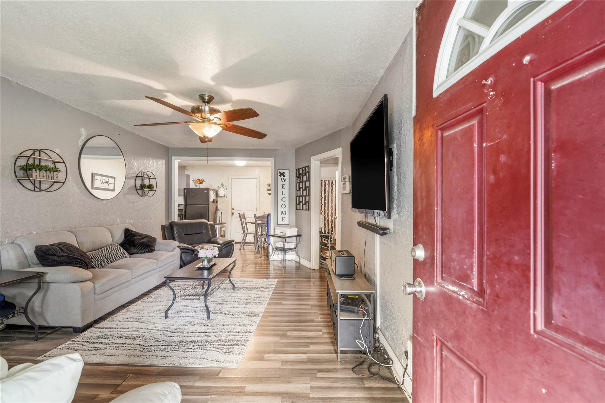 910 W 6th Street