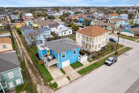 Photo of 2211 28th Street, Galveston, TX 77550 (MLS # 73868907)