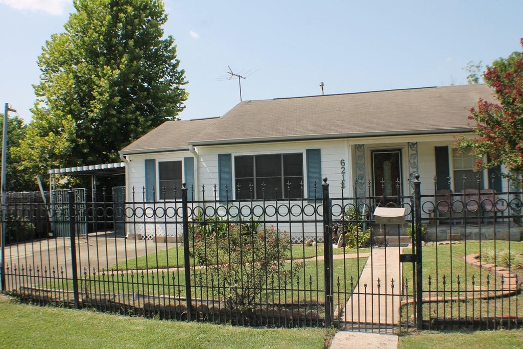 Photo of 6211 Force Street, Houston, TX 77020 (MLS # 59136693)