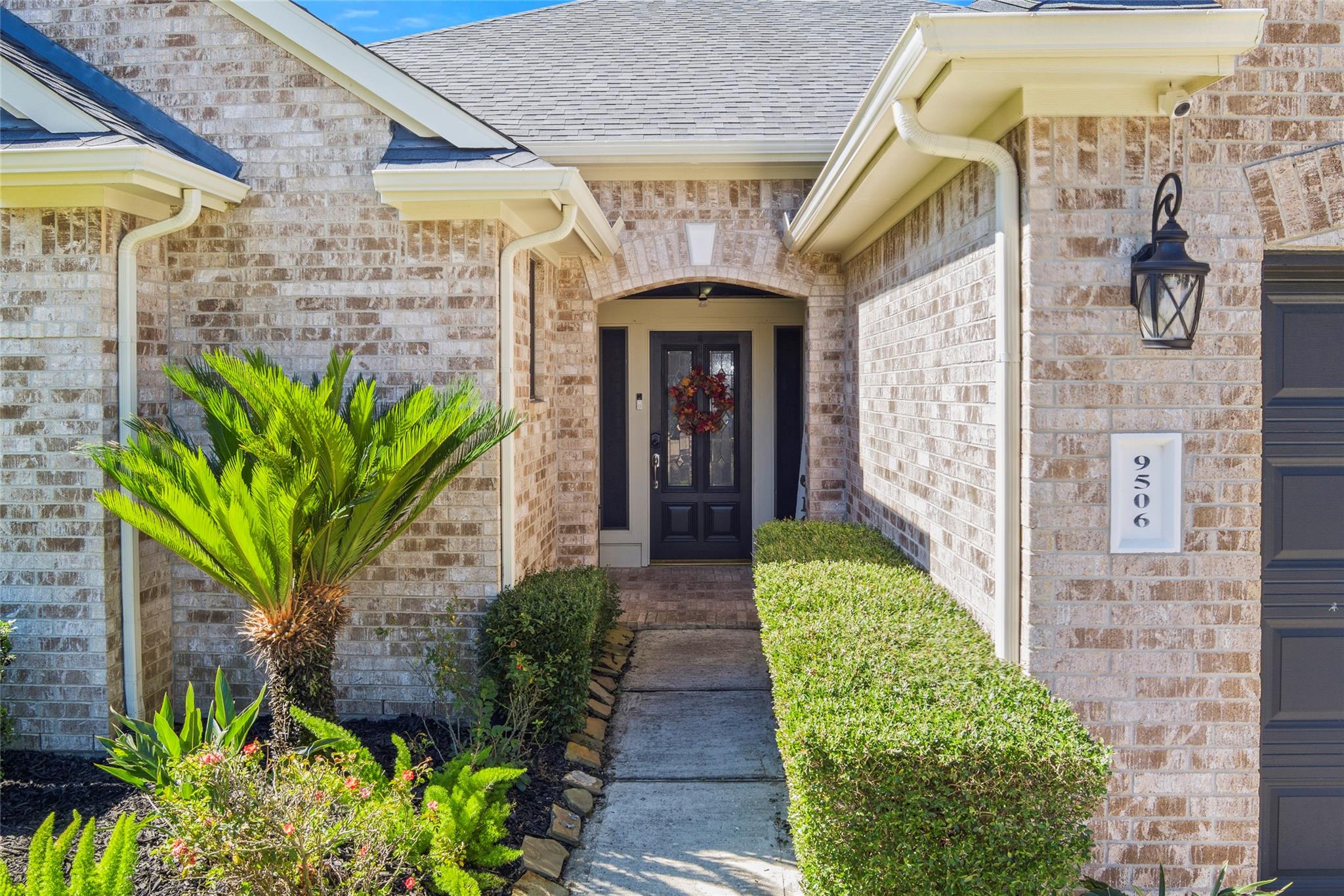 9506 Eddys Edge Court