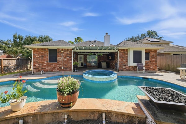 402 PRATTWOOD CT, LEAGUE CITY, TX 77573 - Image d231ce78e9874c2db09b3cdbba6ec2a9/141579821