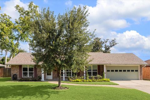 Photo of 8911 Blankenship Drive Dr, Houston, TX 77080 (MLS # 30208486)