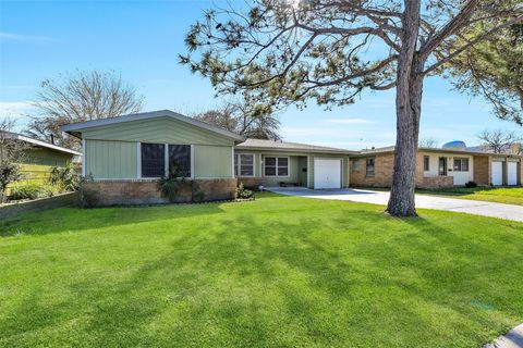 117 Tuna Avenue Galveston TX 77550