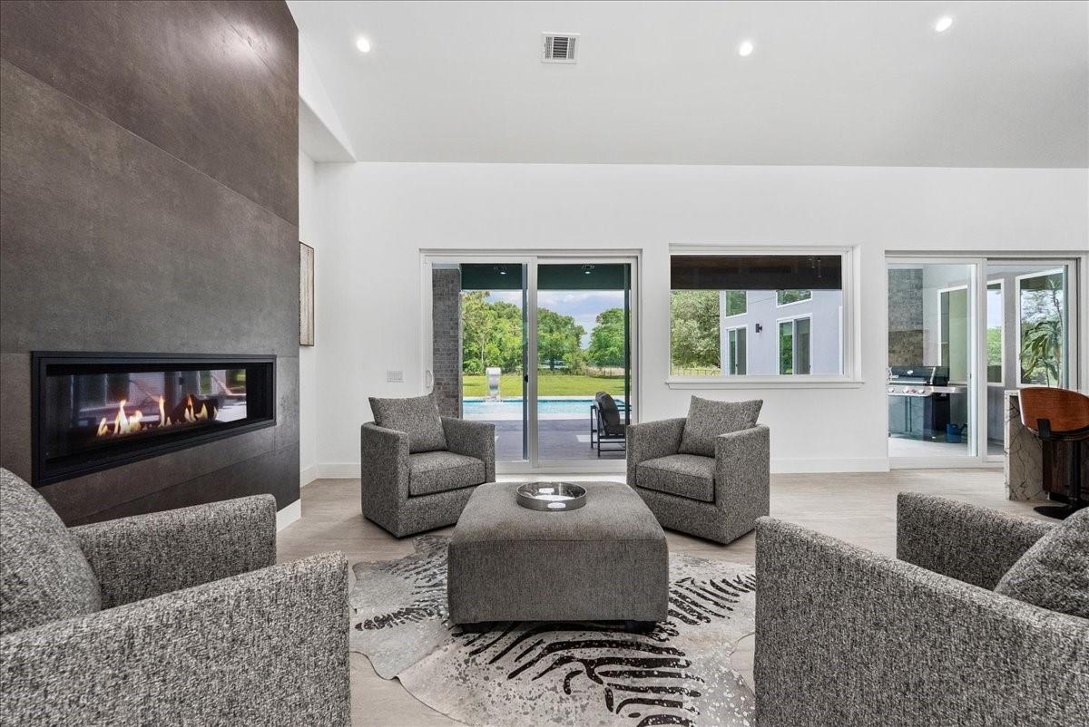 Manvel, Texas, 77578, United States, 4 Bedrooms Bedrooms, ,5 BathroomsBathrooms,Residential,Active,2042178