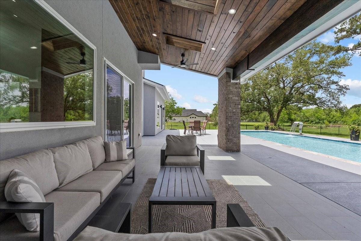 Manvel, Texas, 77578, United States, 4 Bedrooms Bedrooms, ,5 BathroomsBathrooms,Residential,Active,2042178