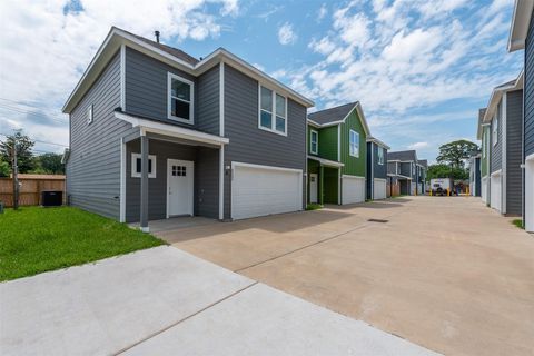 Photo of 8202 Homewood Road #A, Houston, TX 77028 (MLS # 31043930)