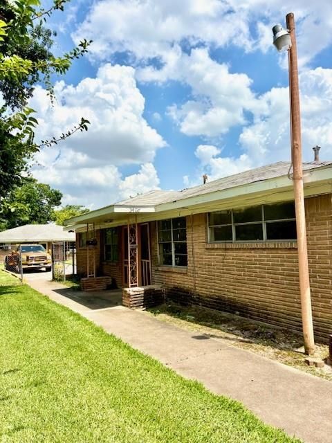 Photo of 3406 E Lockwood Drive #1, Houston, TX 77026 (MLS # 17901464)