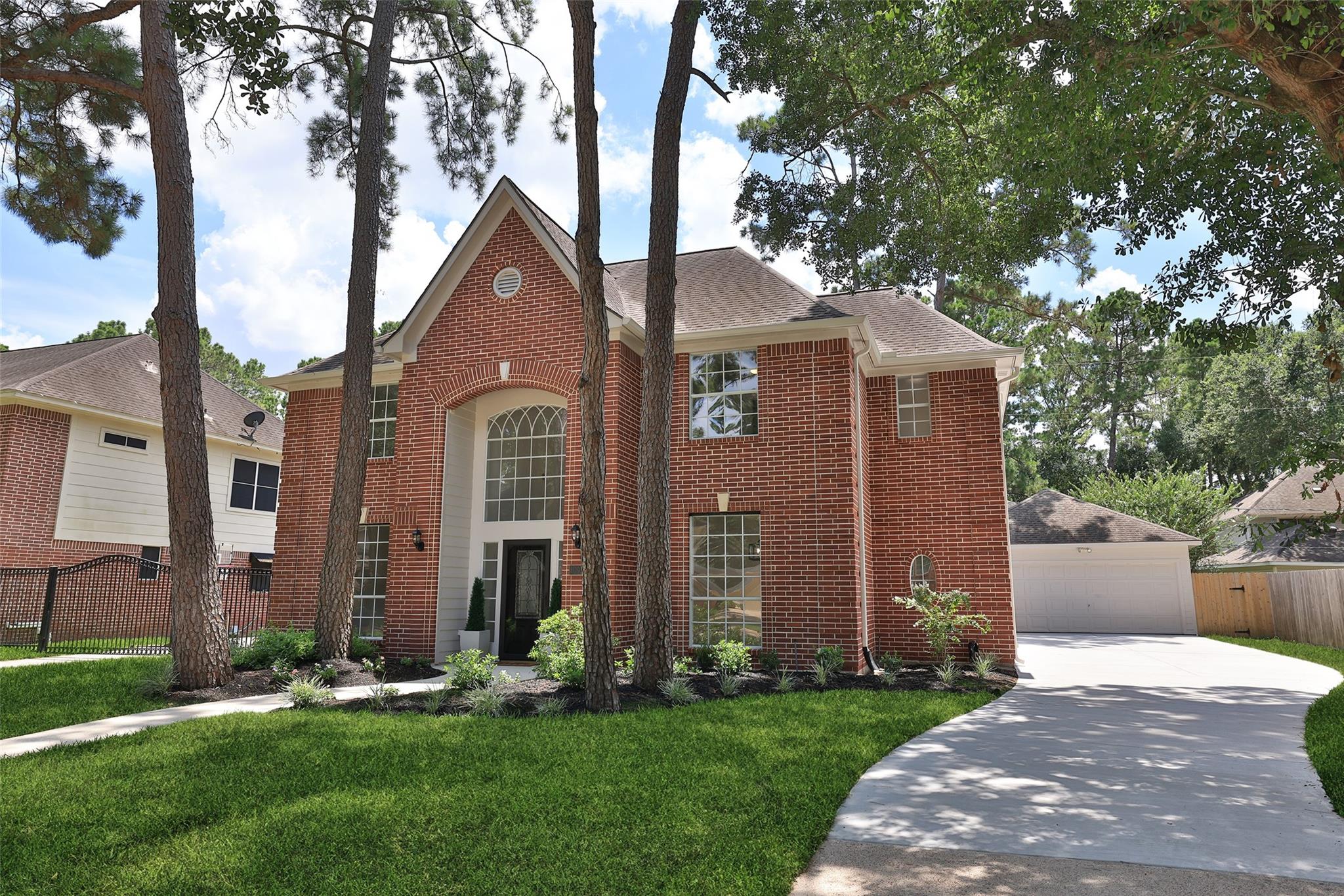12927 Golden Rainbow Drive
