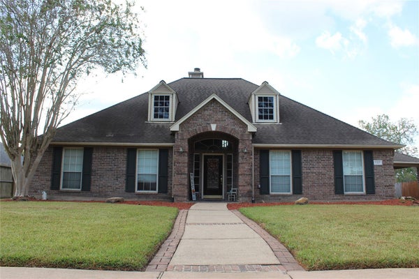1107 GLENSHANNON AVE, FRIENDSWOOD, TX 77546 - Image d23b65b42d80e4e316748da657e48cb3/1154487064