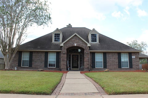 Photo of 1107 Glenshannon Avenue, Friendswood, TX 77546 (MLS # 93815855)