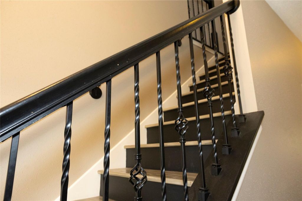 Photo of 1015 Highland Woods Drive, Highlands, TX 77562 (MLS # 14650762)