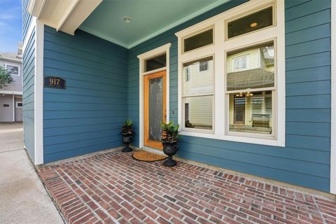 Photo of 917 W 23rd Street, Houston, TX 77008 (MLS # 37966891)