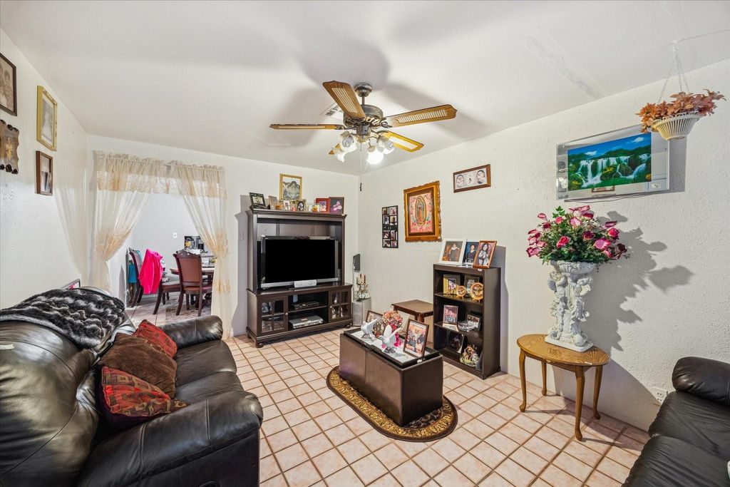 Photo of 7209 Eugene Street, Houston, TX 77093 (MLS # 26052515)