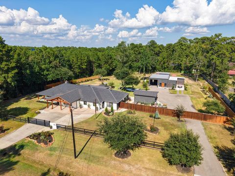 Photo of 40418 Rolling Forest Drive, Magnolia, TX 77354 (MLS # 51959383)