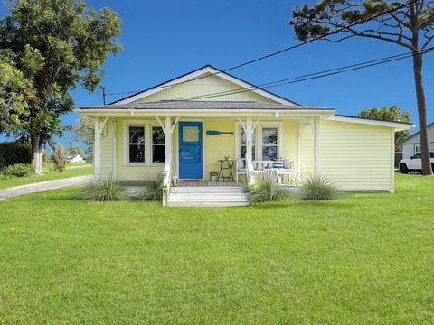 Photo of 314 E Bayshore Drive, Palacios, TX 77465 (MLS # 68368001) Photo of 314 E Bayshore Drive, Palacios, TX 77465 (MLS # 68368001)