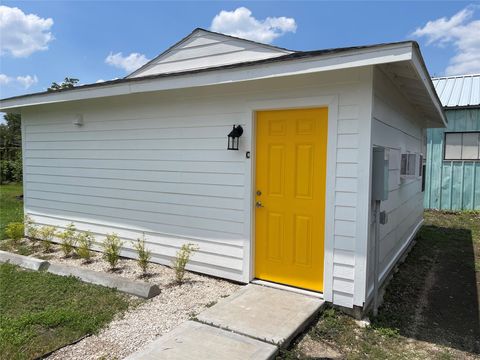 Photo of 229 Neyland Street #C, Houston, TX 77022 (MLS # 30676964) Photo of 229 Neyland Street #C, Houston, TX 77022 (MLS # 30676964)