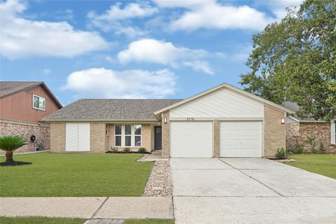Photo of 5718 Longforest Drive, Houston, TX 77088 (MLS # 40110746) Photo of 5718 Longforest Drive, Houston, TX 77088 (MLS # 40110746)