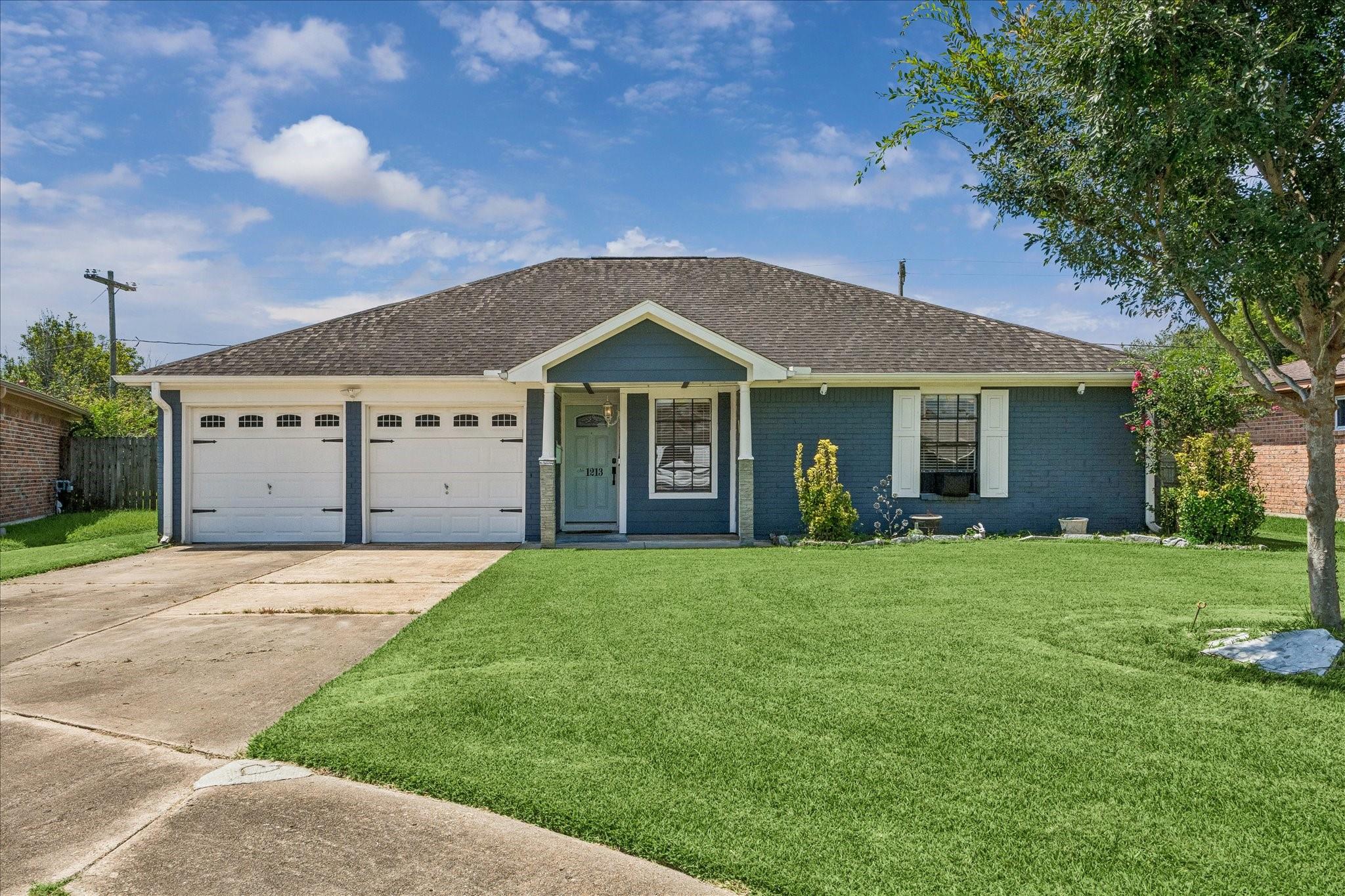 1213 E Brown Lane
