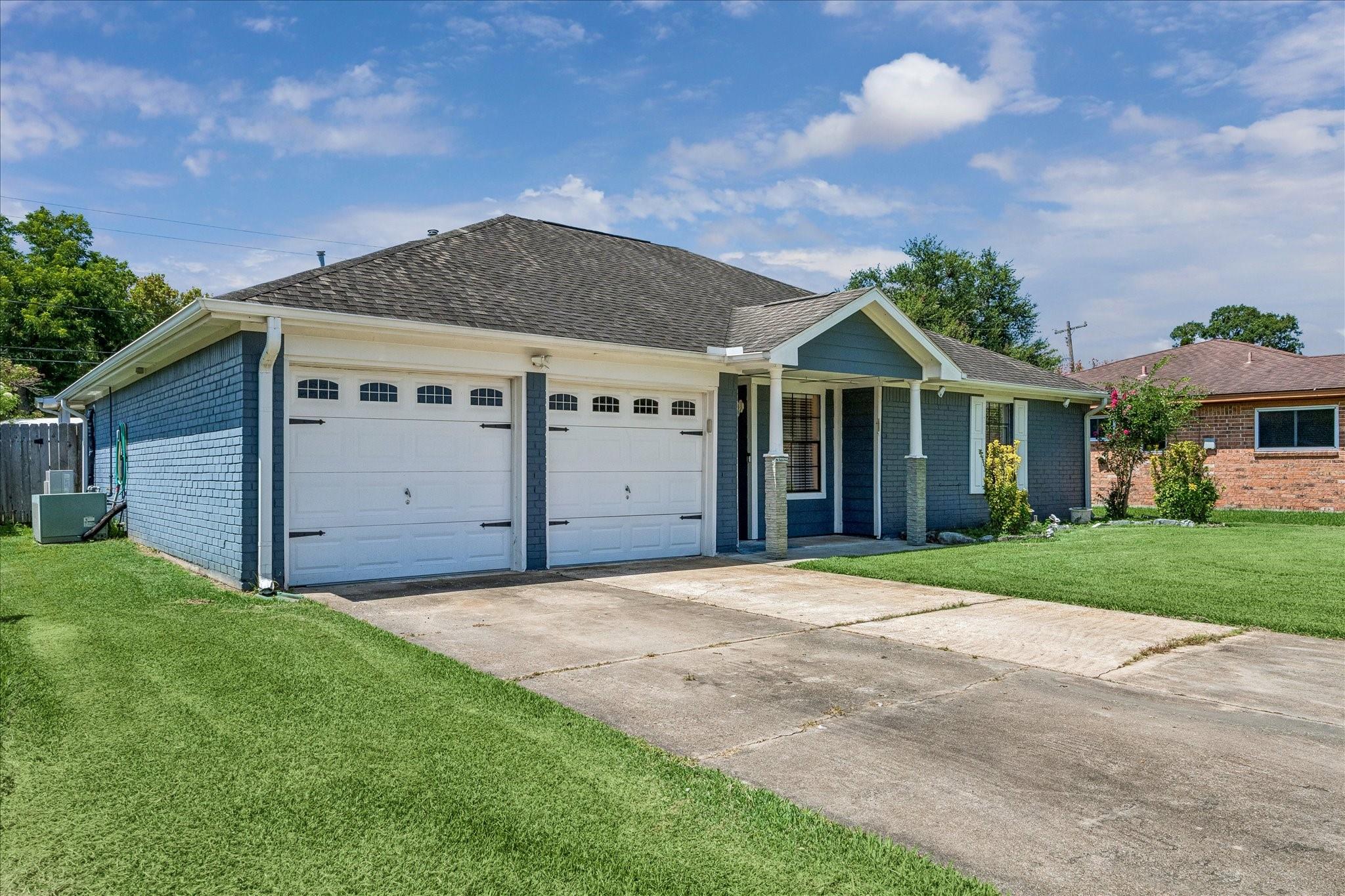 1213 E Brown Lane