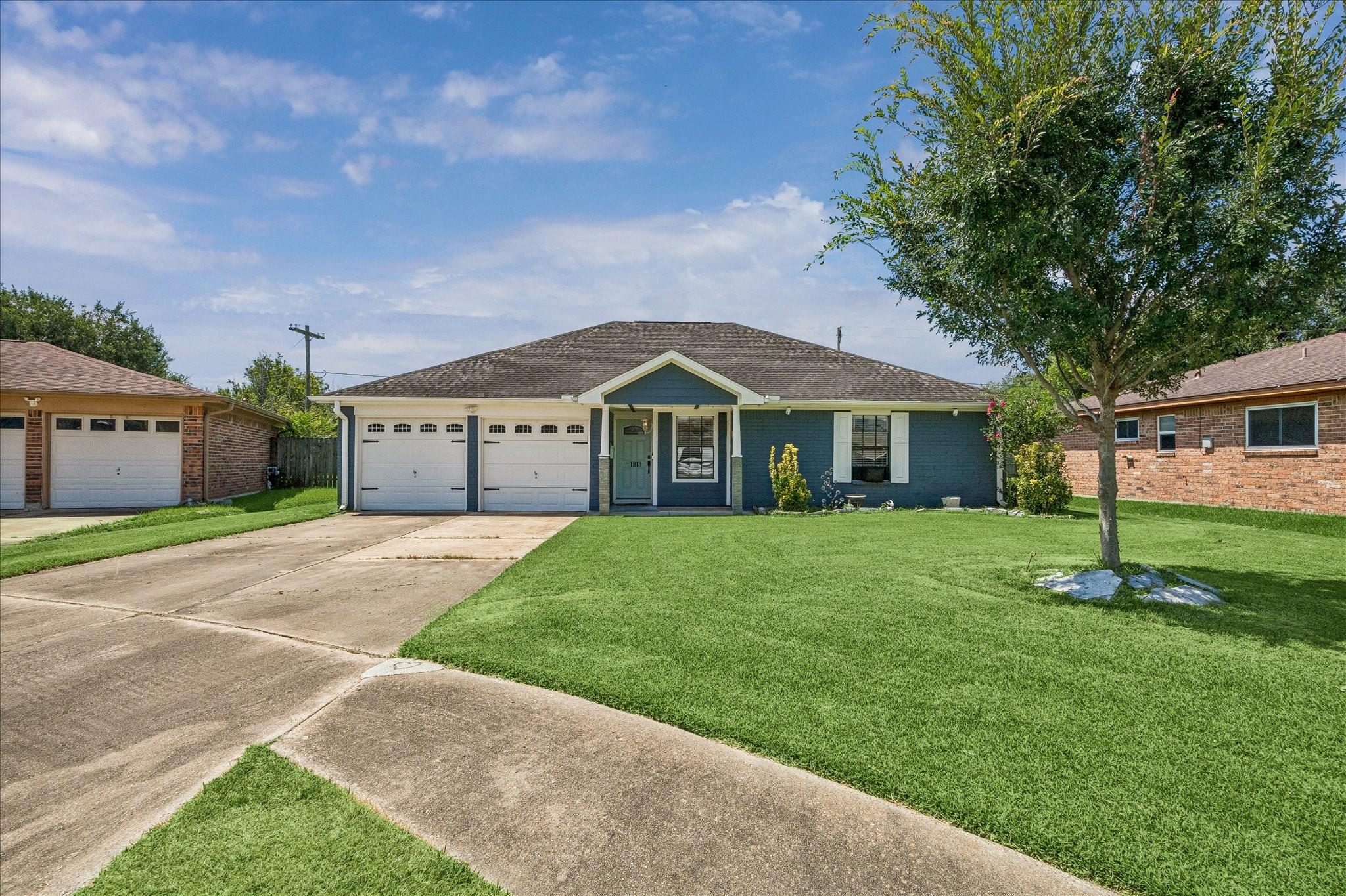 1213 E Brown Lane