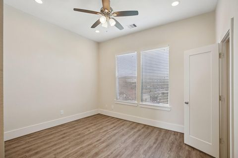 Tiny photo for 209 Burr Street #C, Houston, TX 77011 (MLS # 96343044)