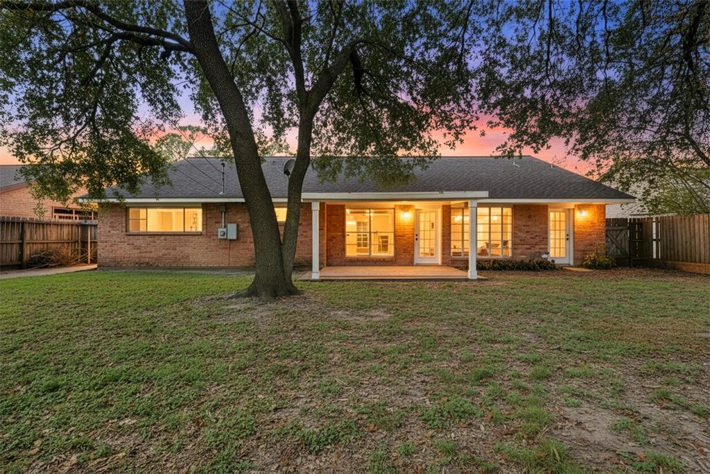 Photo of 7015 Pella Drive, Houston, TX 77036 (MLS # 69824635)