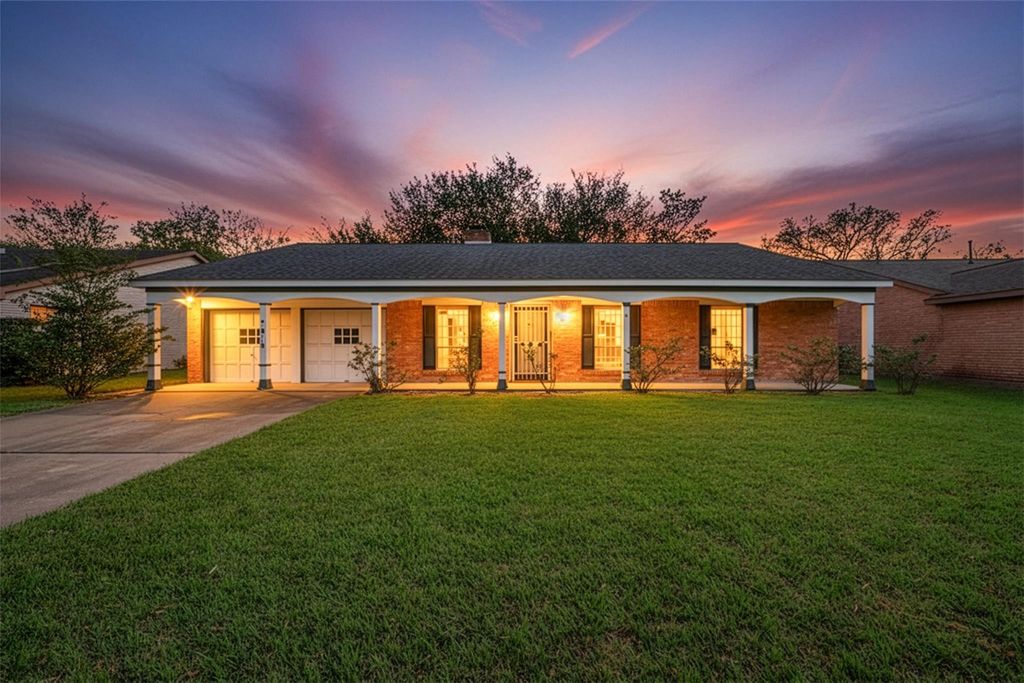 Photo of 7015 Pella Drive, Houston, TX 77036 (MLS # 69824635)