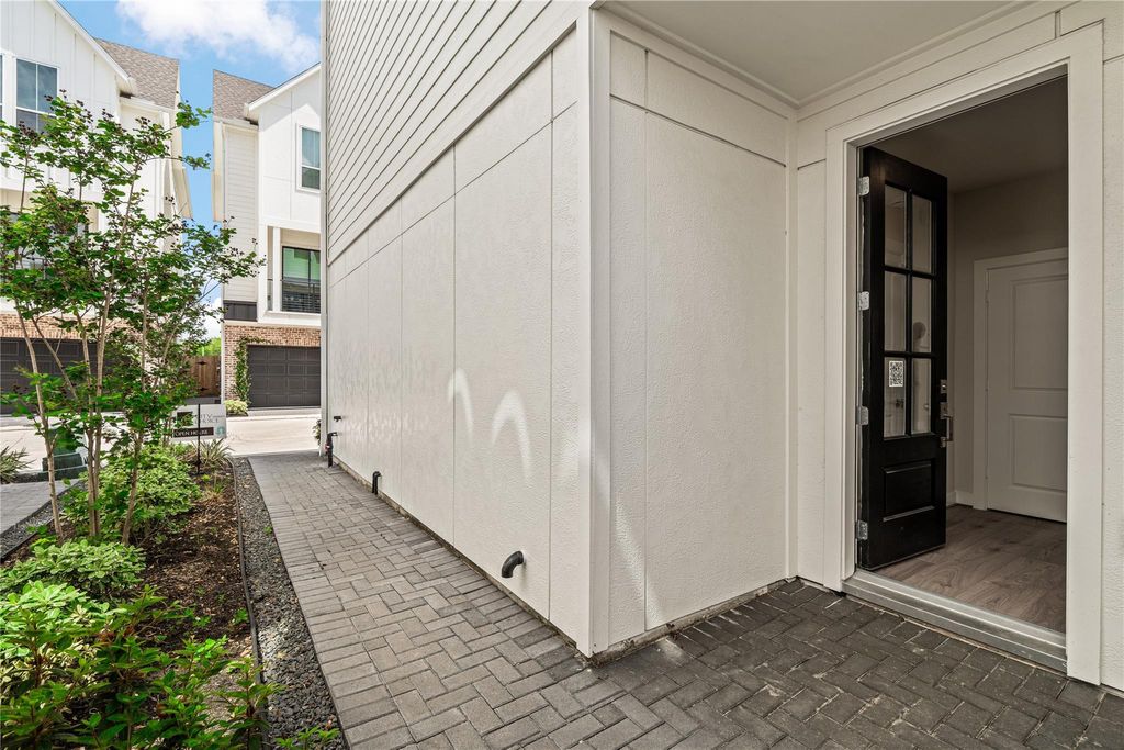 Photo of 3914 Willowbend Point Drive, Houston, TX 77025 (MLS # 82357464)