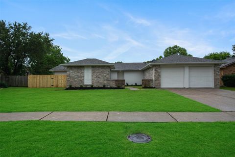 Photo of 2511 Orion Drive, League City, TX 77573 (MLS # 94615940)