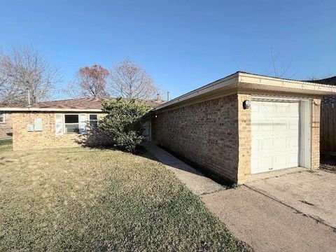 214 S Texas Street Texas City TX 77591