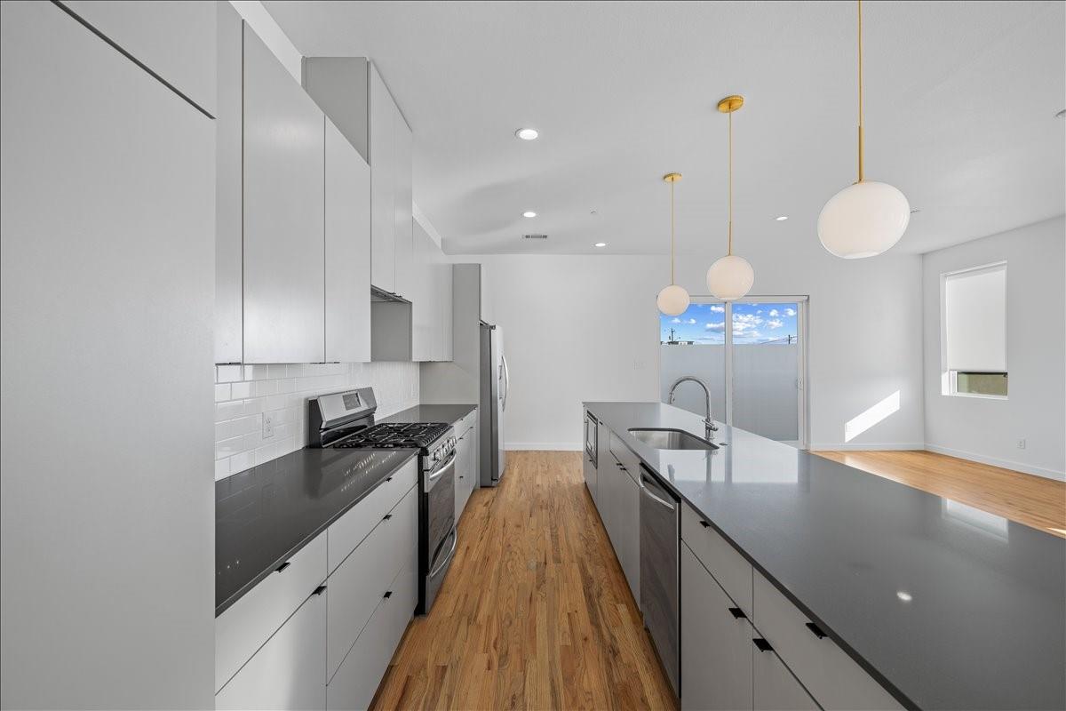 1715 Bennett Ave 104