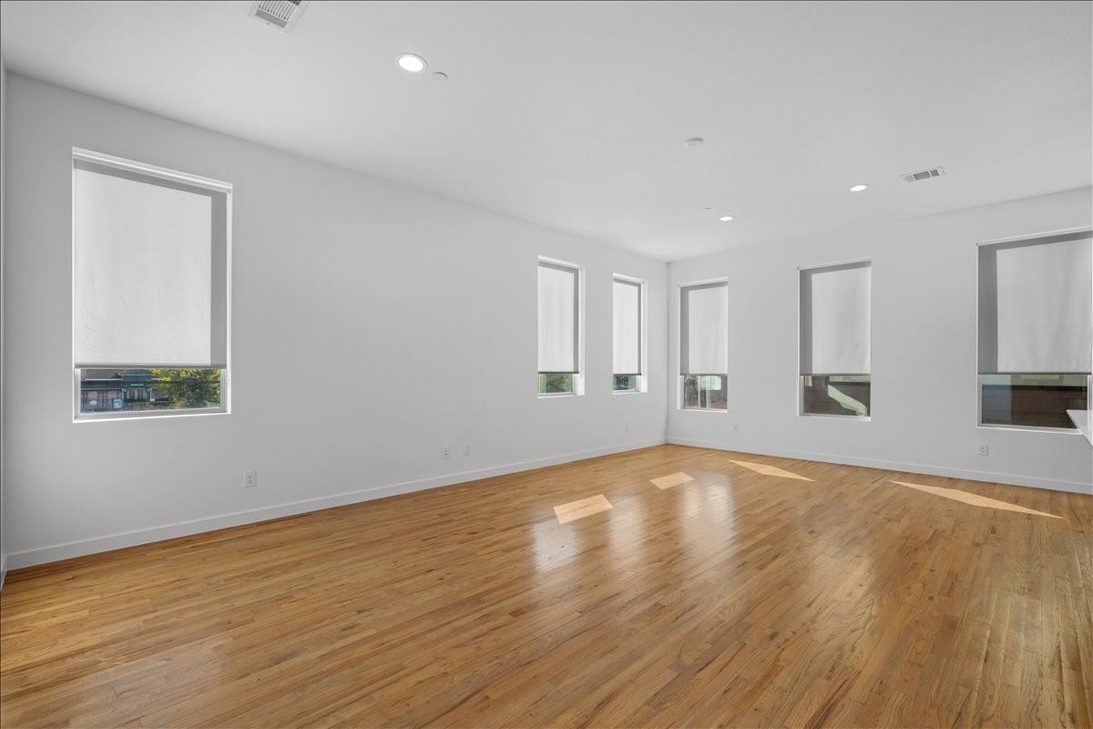 1715 Bennett Ave 104