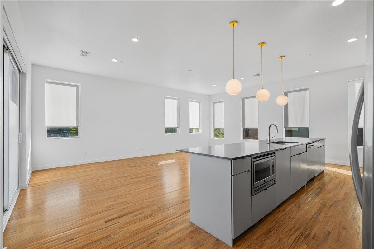 1715 Bennett Ave 104