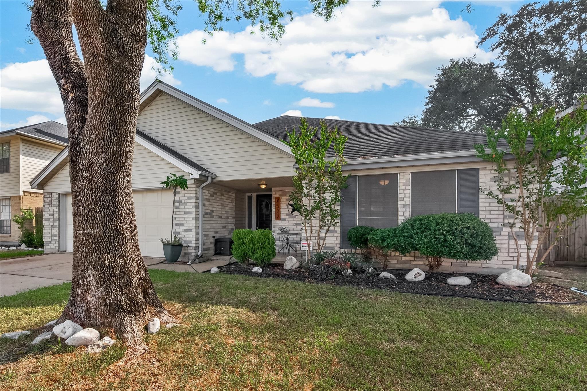 7522 Cavesson Drive
