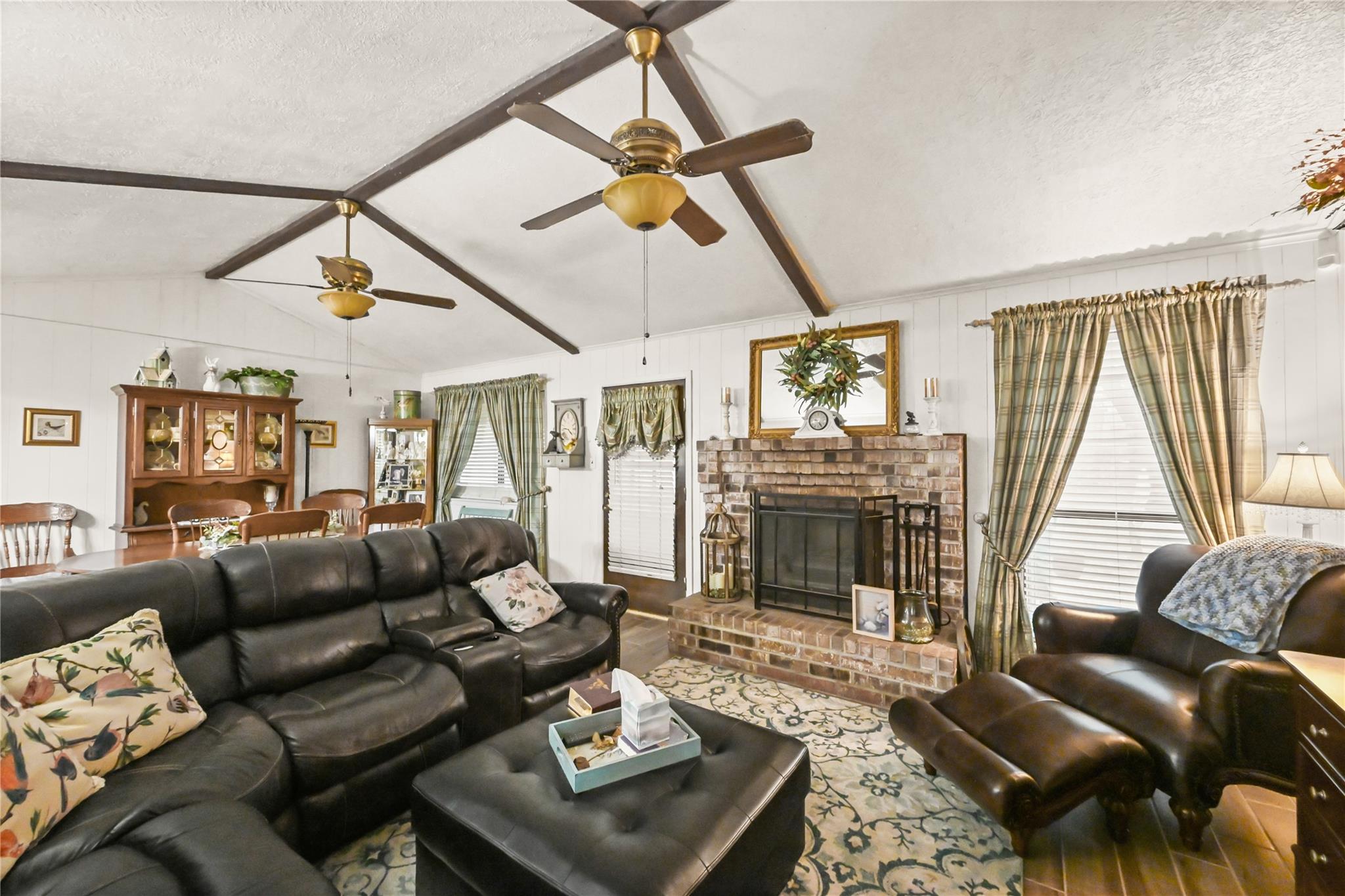 20135 Fox Grove Lane