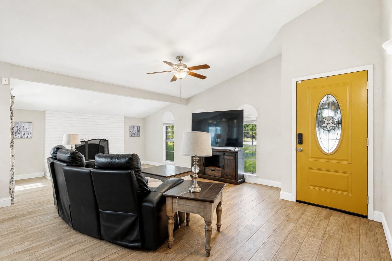 3307 Meadowview Drive