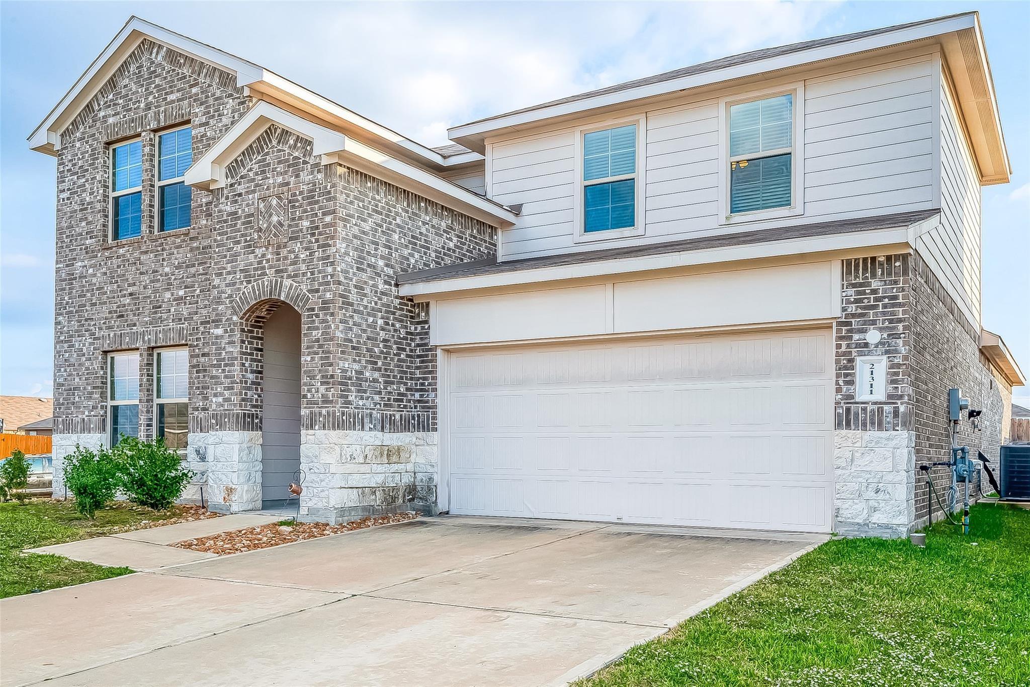 21311 Orono Heights Trail