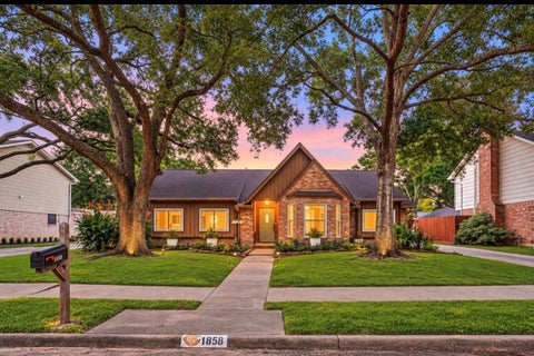 Photo of 1858 Eagle Falls Drive Street, Hockley, TX 77077 (MLS # 13813722)