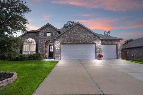 Photo of 320 Red Maple Lane, Conroe, TX 77304 (MLS # 68881657)