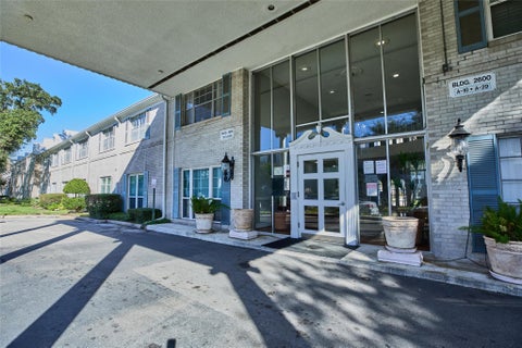 Photo of 2600 Bellefontaine Street #A24, Houston, TX 77025 (MLS # 20413362)